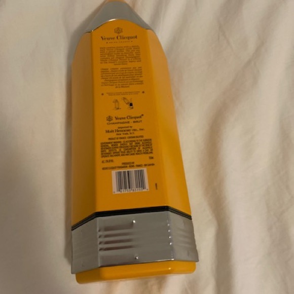 Never used pencil shaped Veuve Clicquot case - Picture 3 of 4